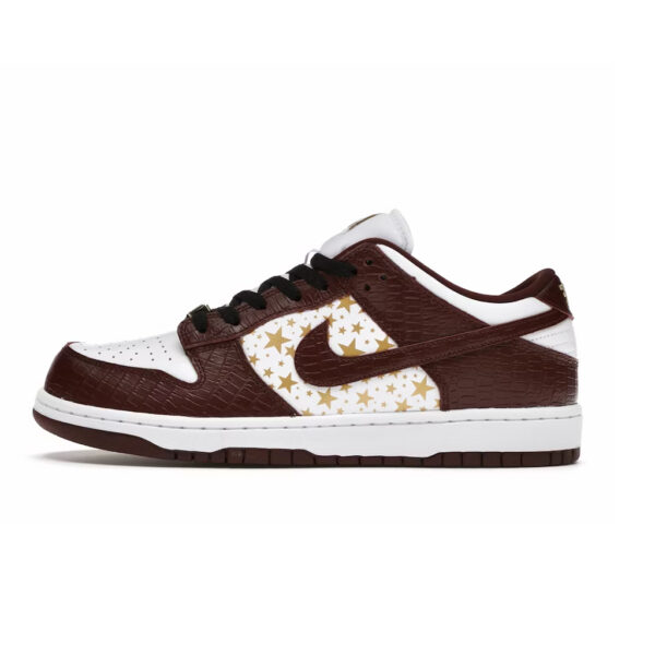 Dunk Low SB x Supreme 'Barkroot Brown'
