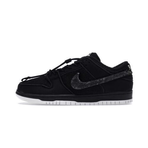 Dunk Low SB Gnarhunters