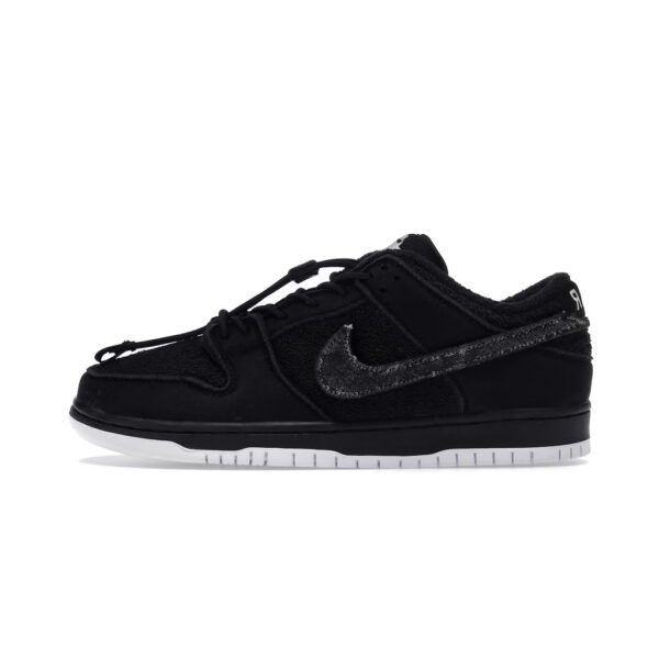 Dunk Low SB Gnarhunters